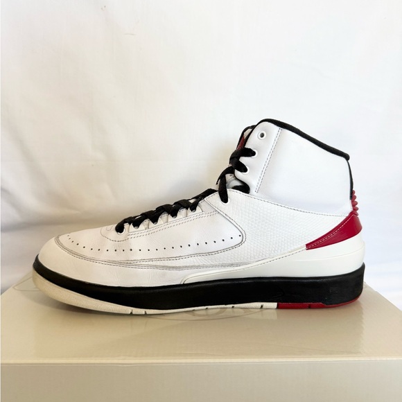 AUTHENTIC Jordan 2 Retro OG Chicago size 12 DX2454-105 2022 PRE-OWNED OG BOX - Picture 4 of 9